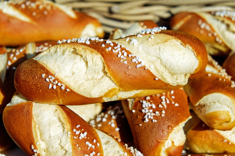 vitrine-CONSEGUDES-min_dish-food-baking-dessert-bread-bakery-595291-pxhere.com